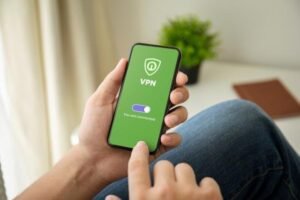 vpn-mobile-android-men-cybersecurity-hacking-1611102-pxhere.com